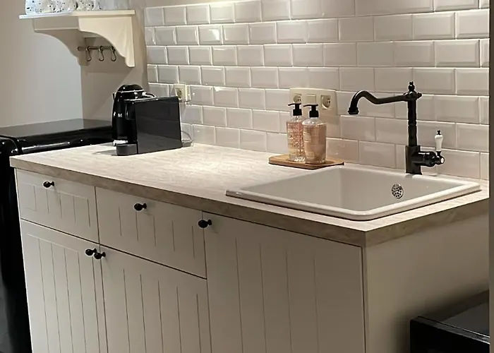 Chez Camille Saint-Hubert